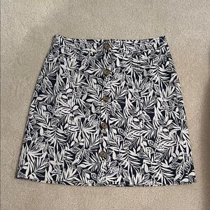 LOFT Black and White Leaf Print Mini Skirt